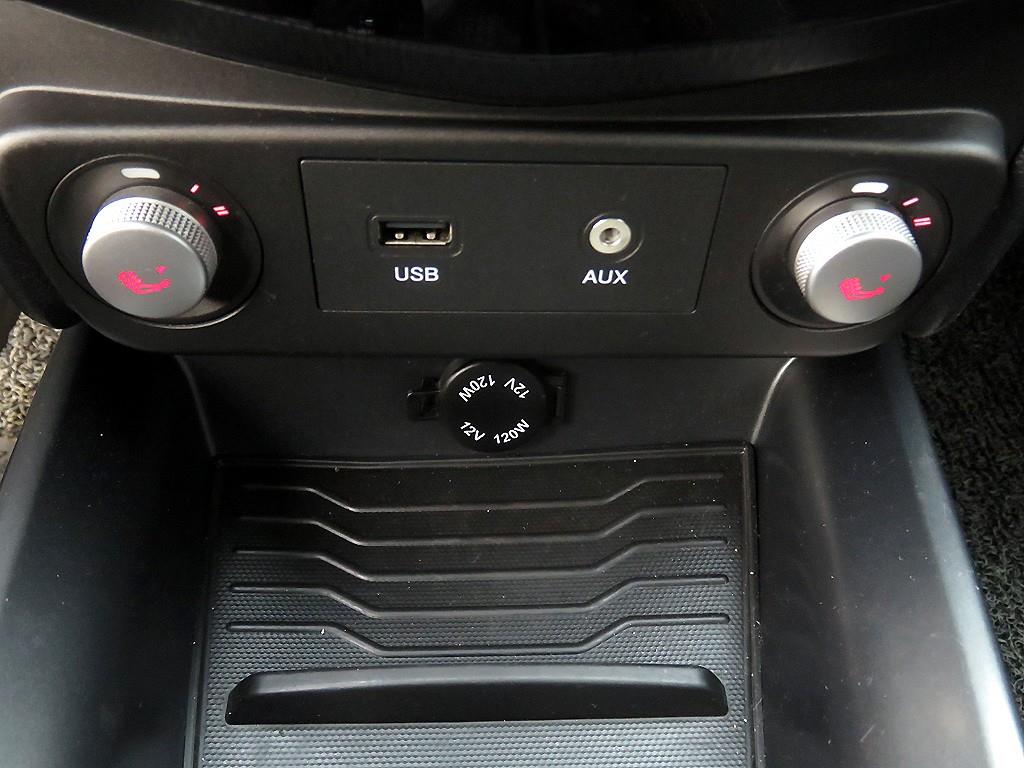 Ssangyong Tivoli - Vista 12