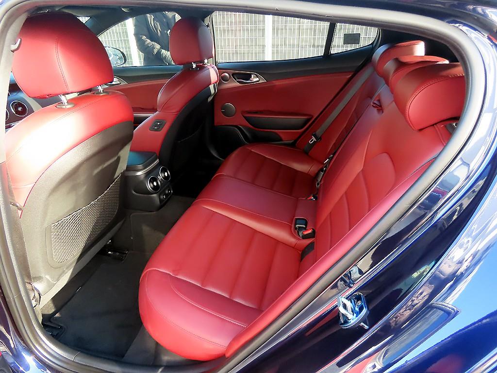 KIA Stinger - Vista 6