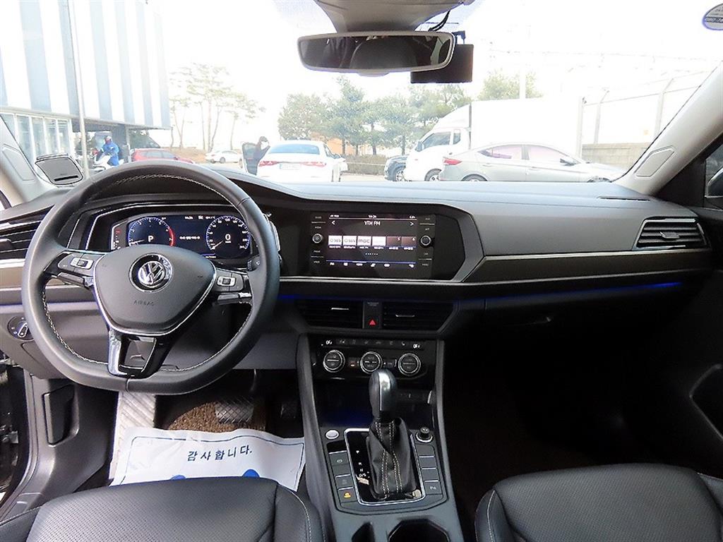 Volkswagen Jetta - Vista 7