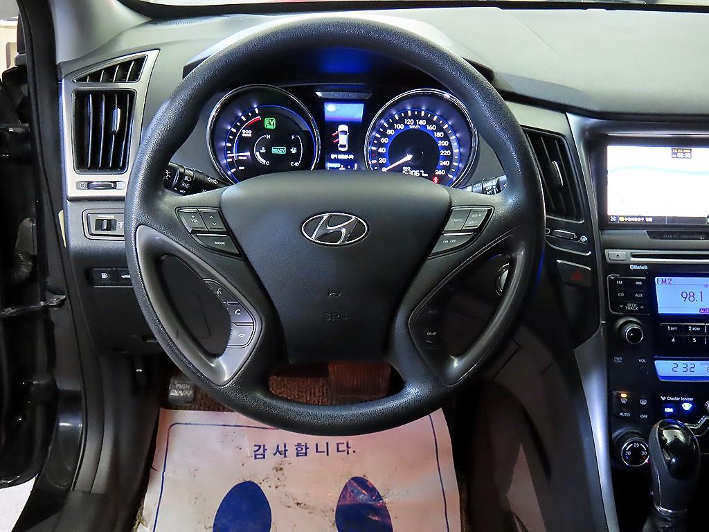 HYUNDAI Sonata - Vista 8