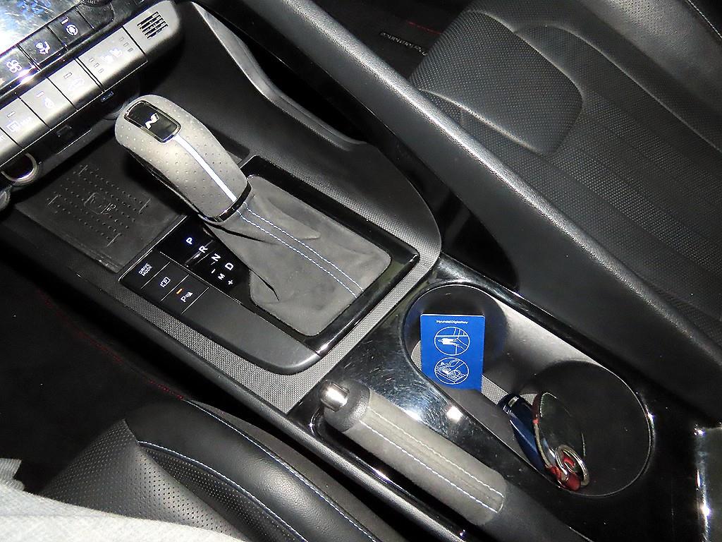 HYUNDAI Avante - Vista 12