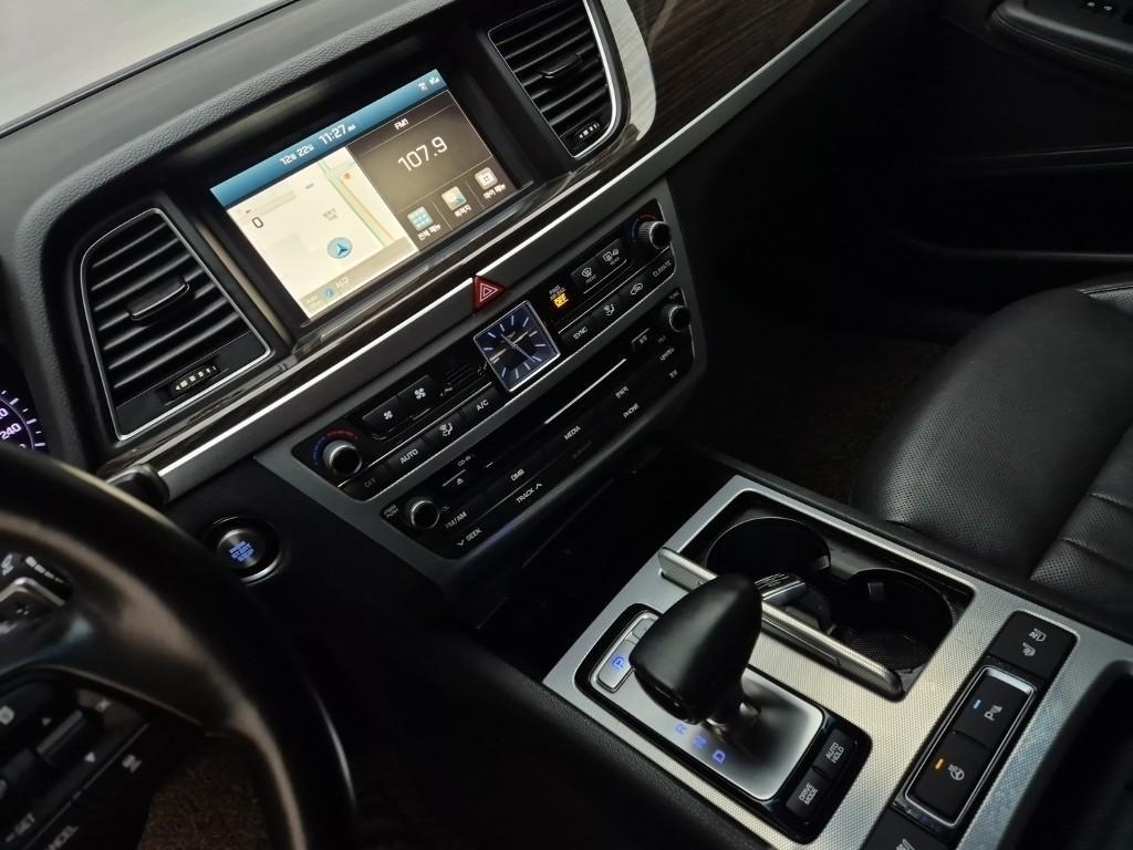 Genesis G80 - Vista 10