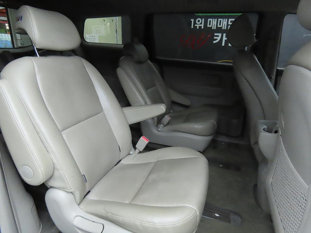 KIA Carnival - Vista 7