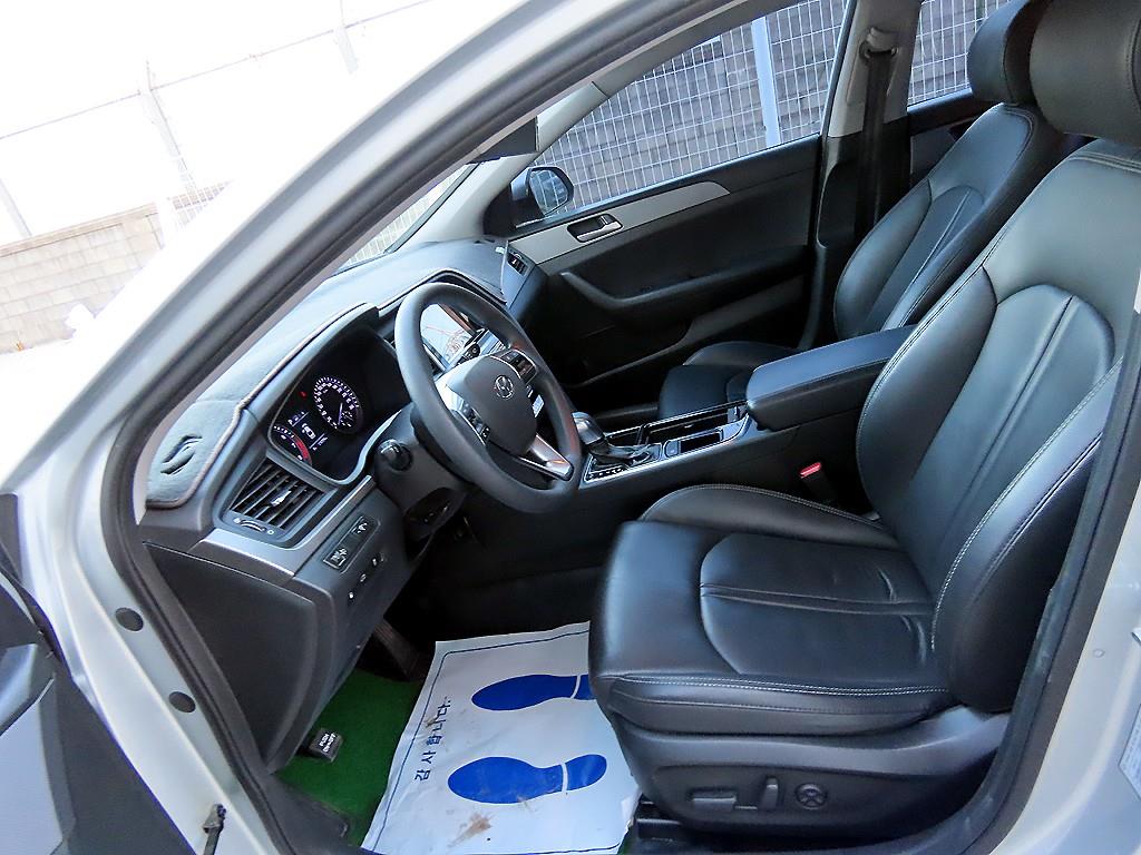 HYUNDAI Sonata - Vista 5