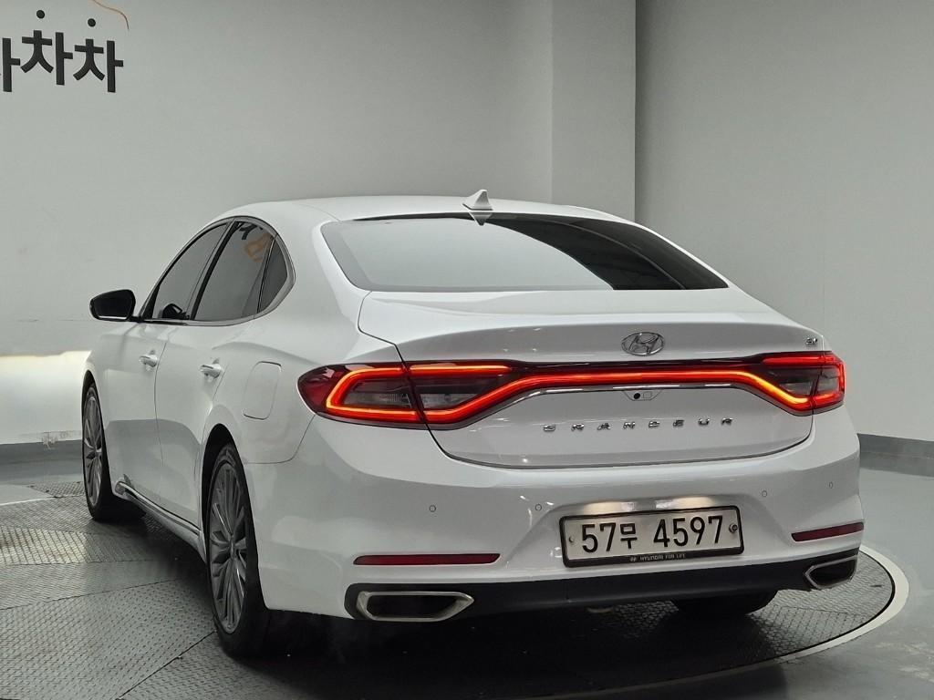 HYUNDAI Grandeur - Vista 3