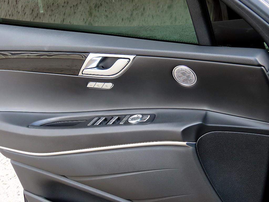 Genesis GV80 - Vista 12