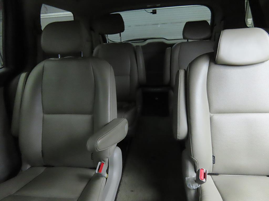 KIA Carnival - Vista 9
