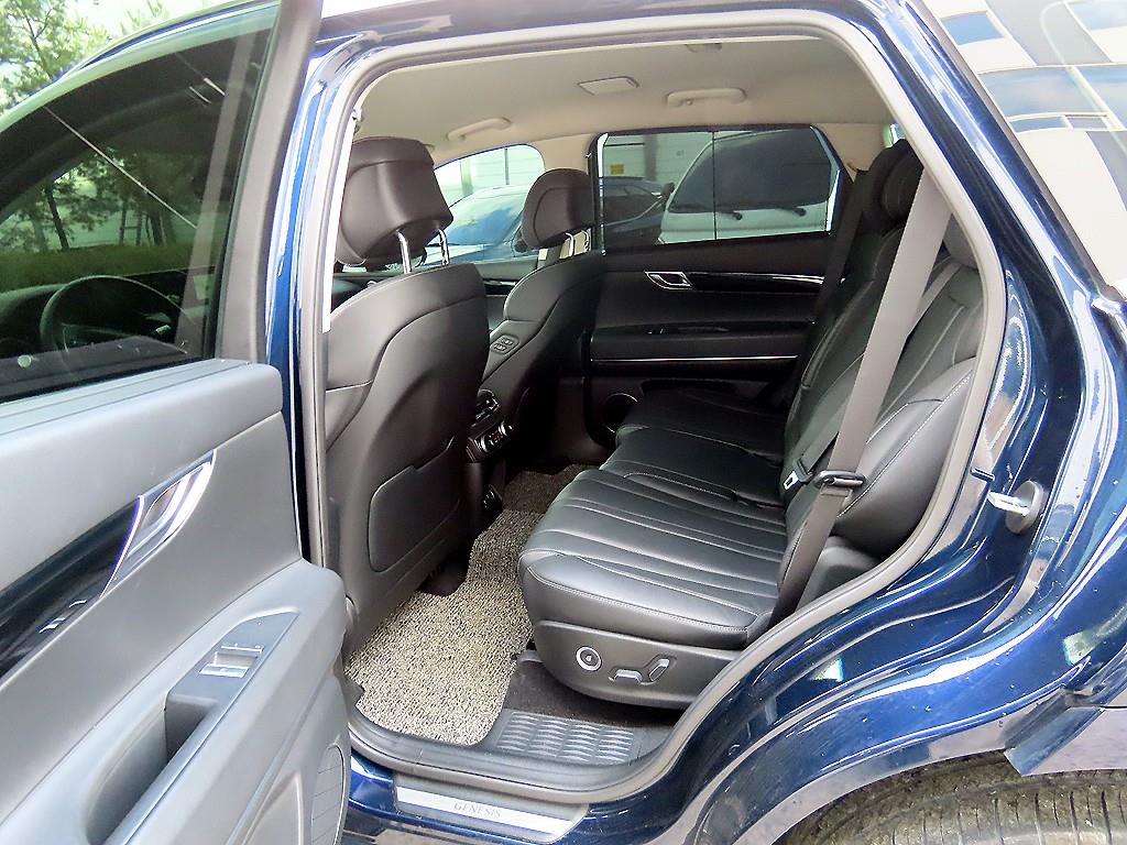 Genesis GV80 - Vista 6