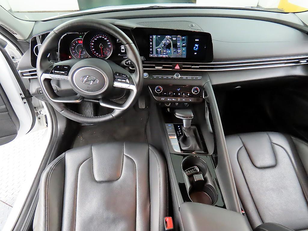 HYUNDAI Avante - Vista 7