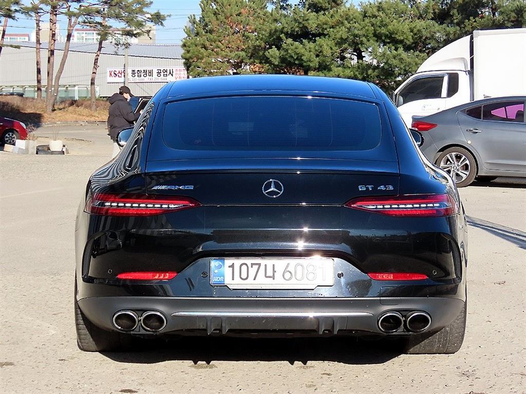 Mercedes Benz AMG GT - Vista 4