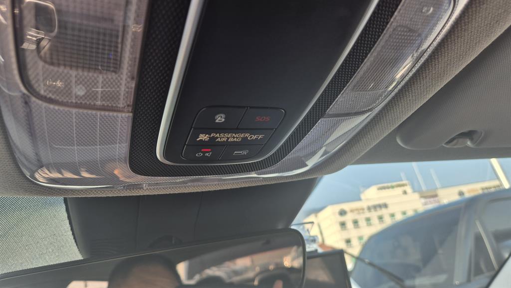 HYUNDAI Avante - Vista 9