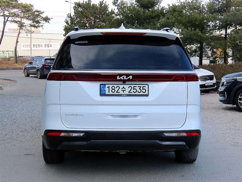 KIA Carnival - Vista 4