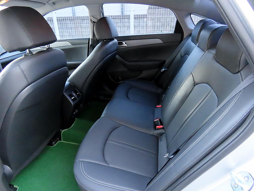 HYUNDAI Sonata - Vista 6