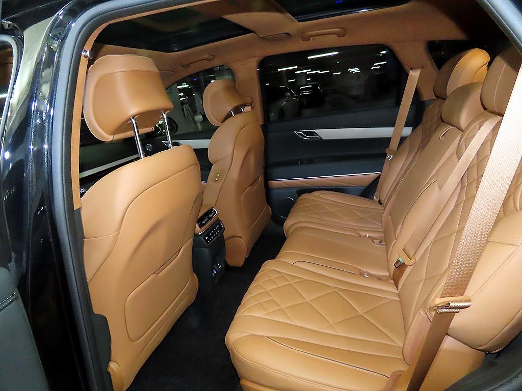 Genesis GV80 - Vista 7