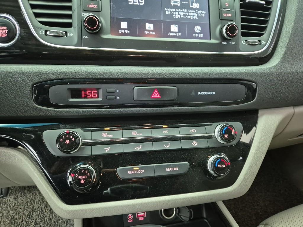 KIA Carnival - Vista 10