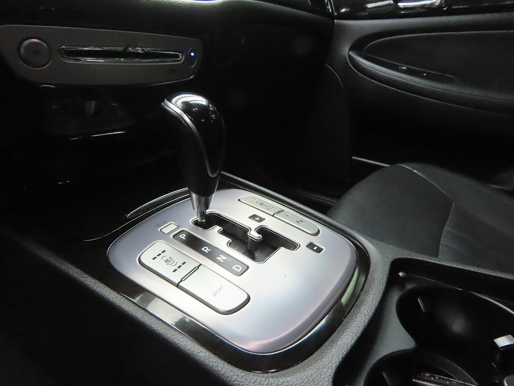 HYUNDAI Genesis - Vista 11