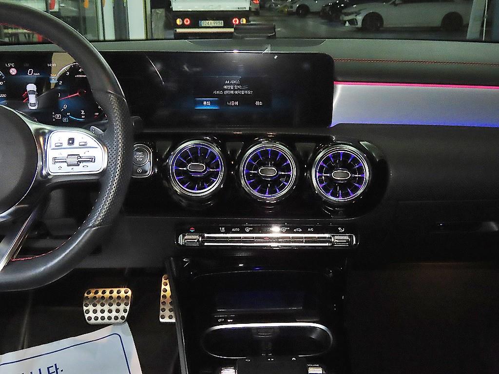 Mercedes Benz CLA Class - Vista 11