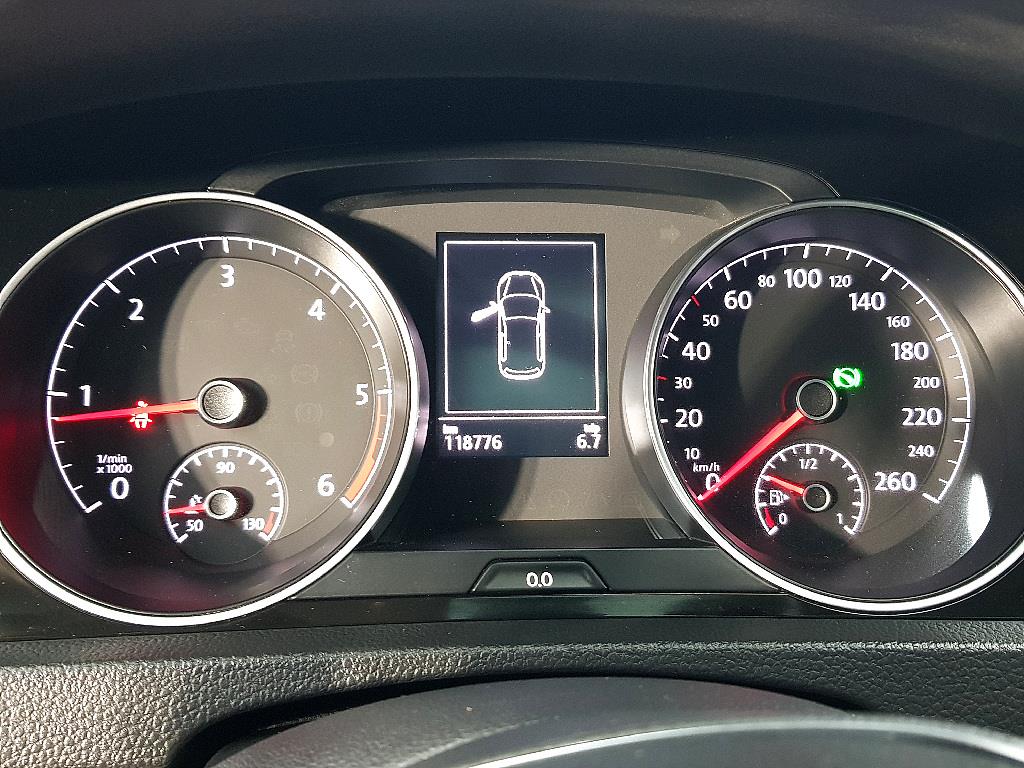 Volkswagen Golf - Vista 7