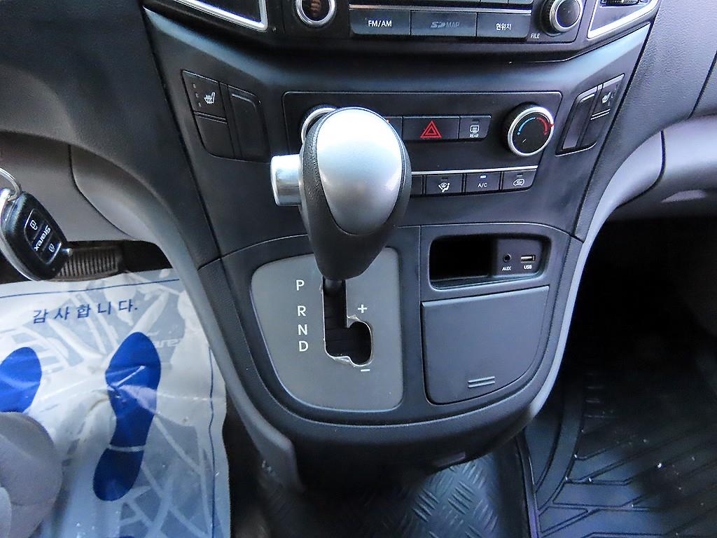 HYUNDAI Starex - Vista 10