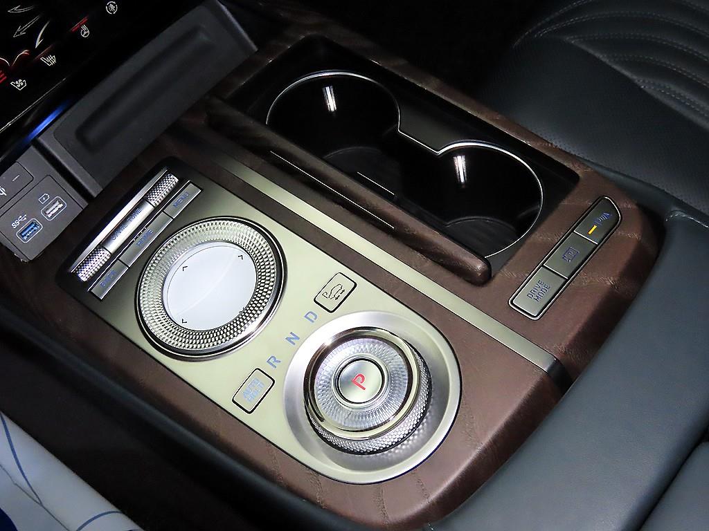 Genesis G80 - Vista 12