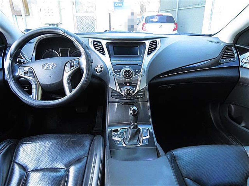 HYUNDAI Grandeur - Vista 9