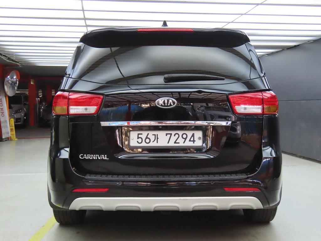 KIA Carnival - Vista 4