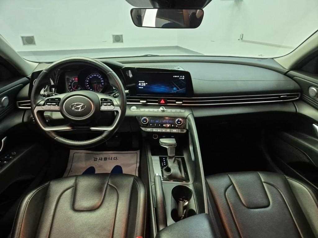 HYUNDAI Avante - Vista 7