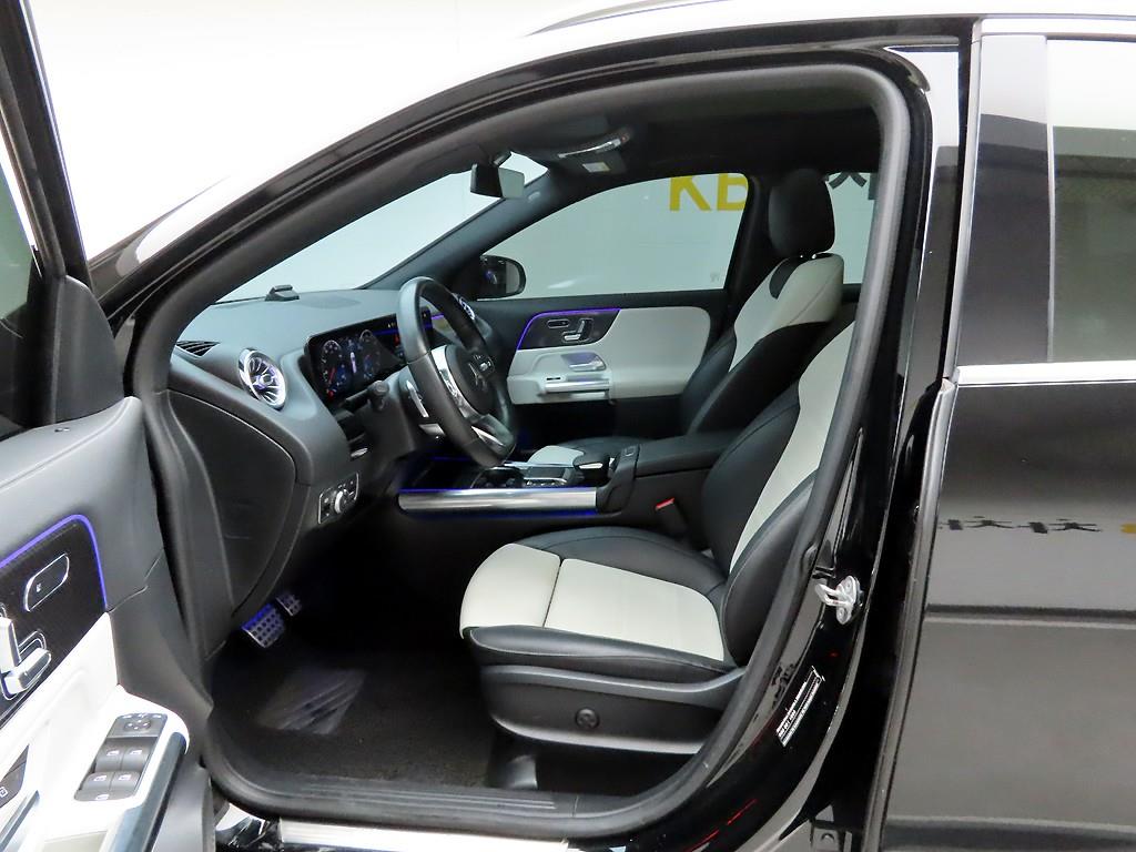 Mercedes Benz GLA Class - Vista 12