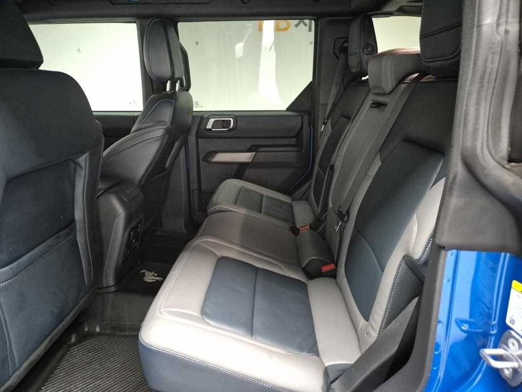 Ford Bronco - Vista 12