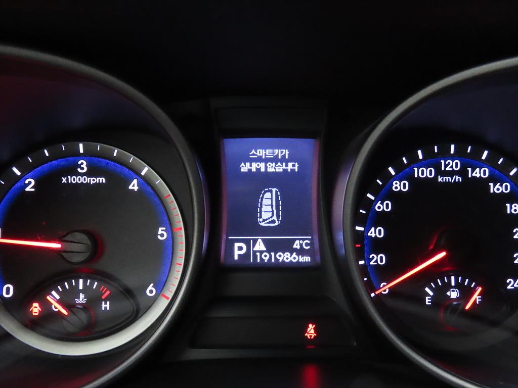 HYUNDAI Maxcruz - Vista 8