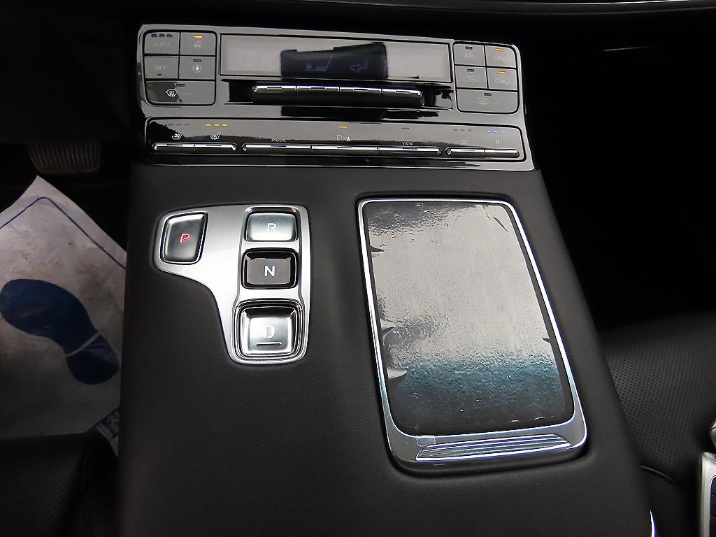 HYUNDAI Grandeur - Vista 10