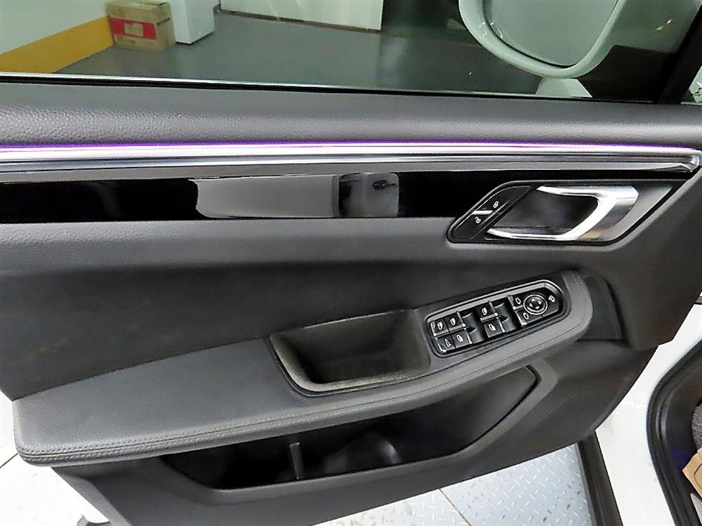 Porsche Macan - Vista 11