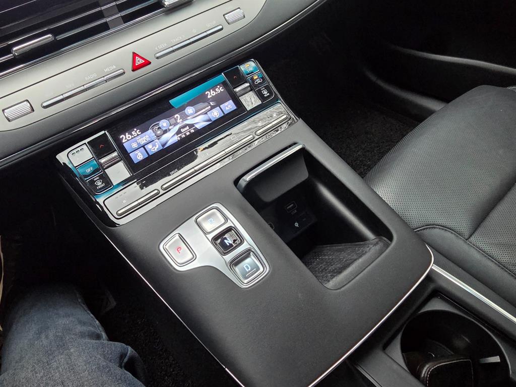 HYUNDAI Grandeur - Vista 9