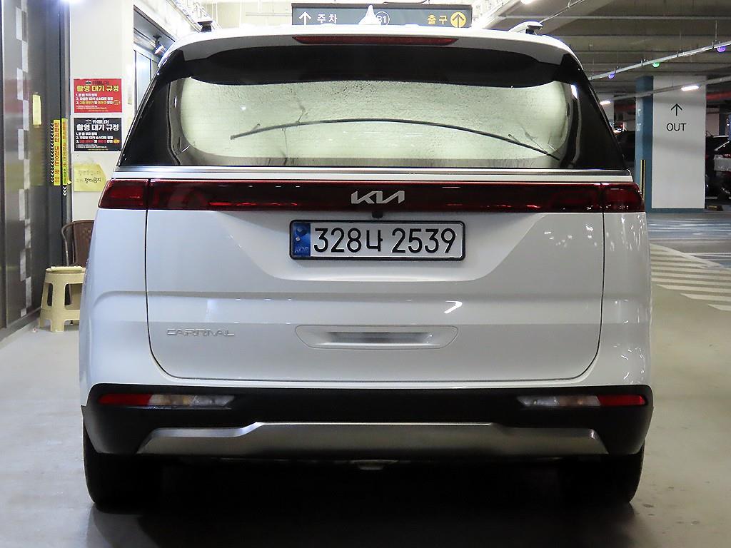 KIA Carnival - Vista 5