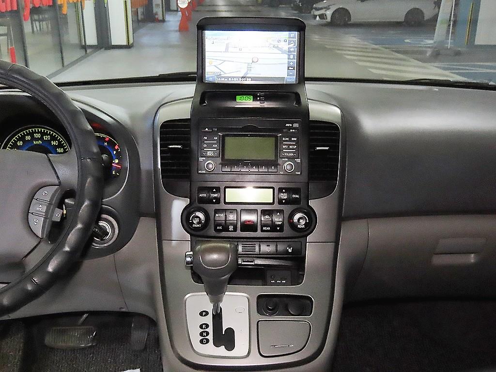 KIA Carnival - Vista 11