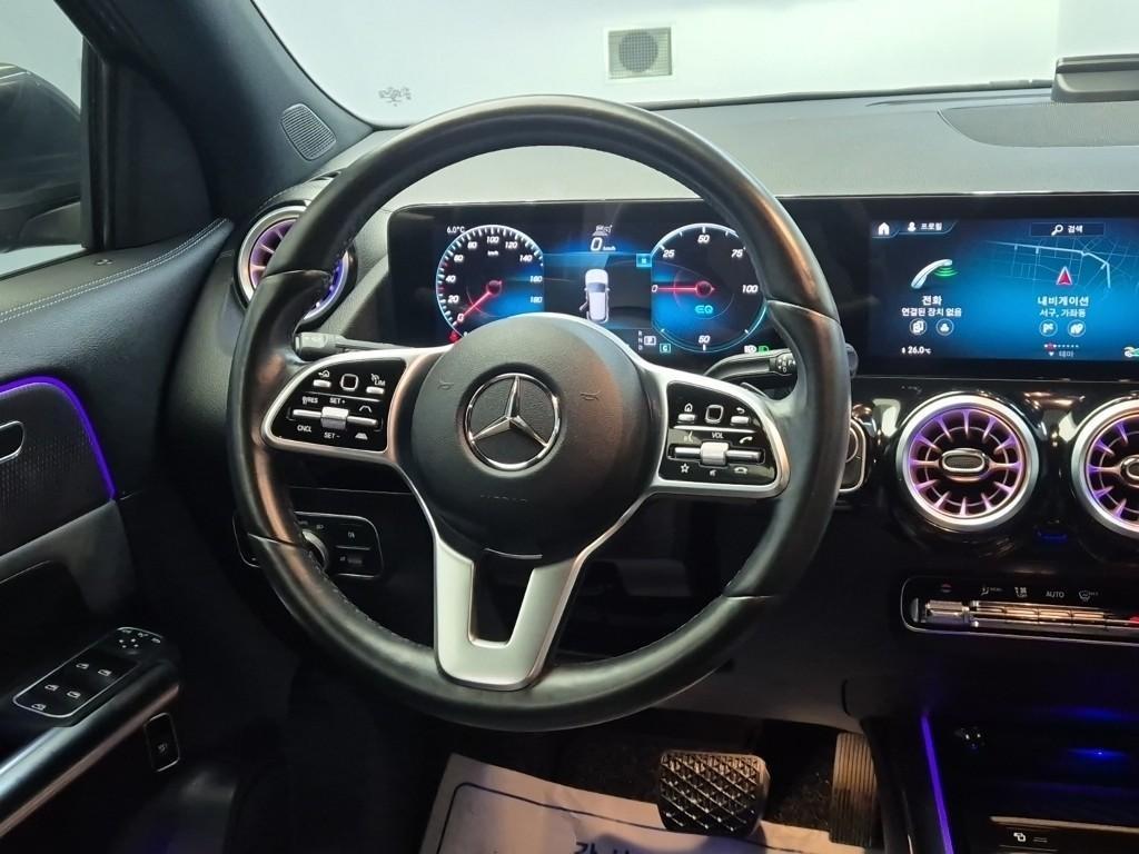 Mercedes Benz EQA - Vista 9