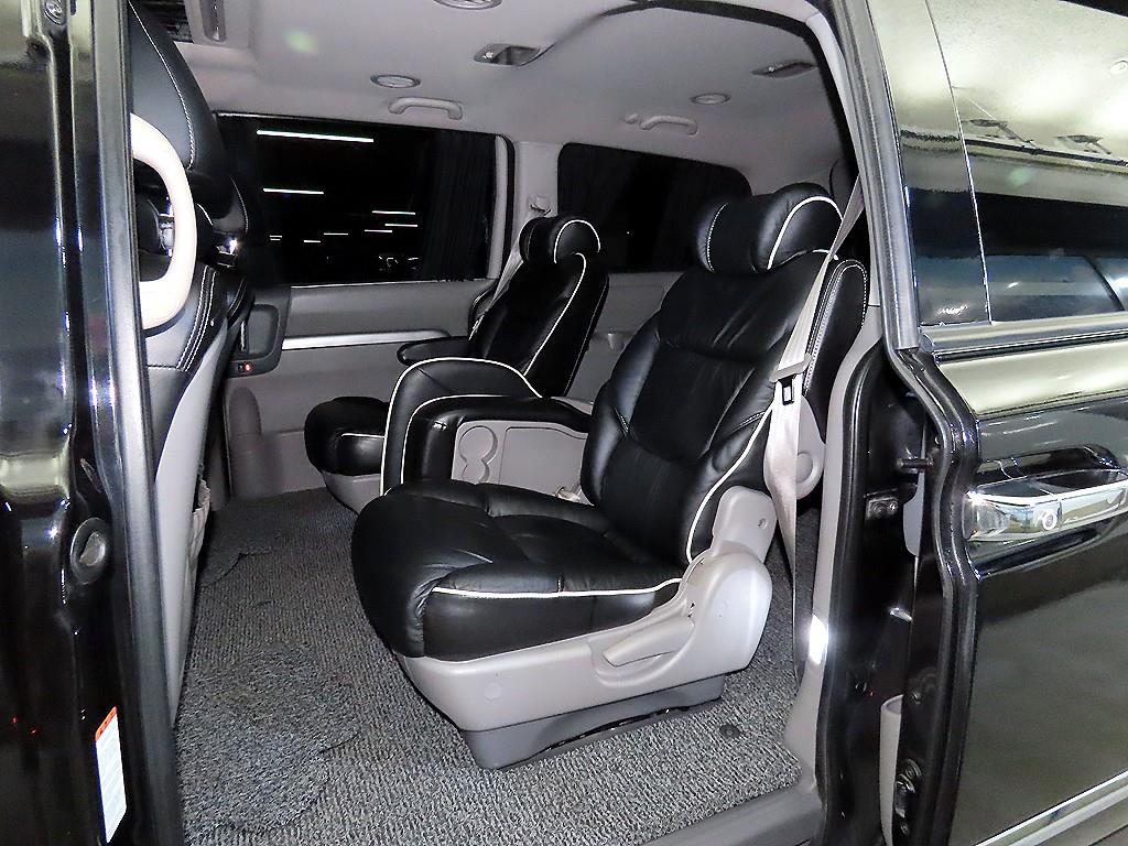 KIA Carnival - Vista 7