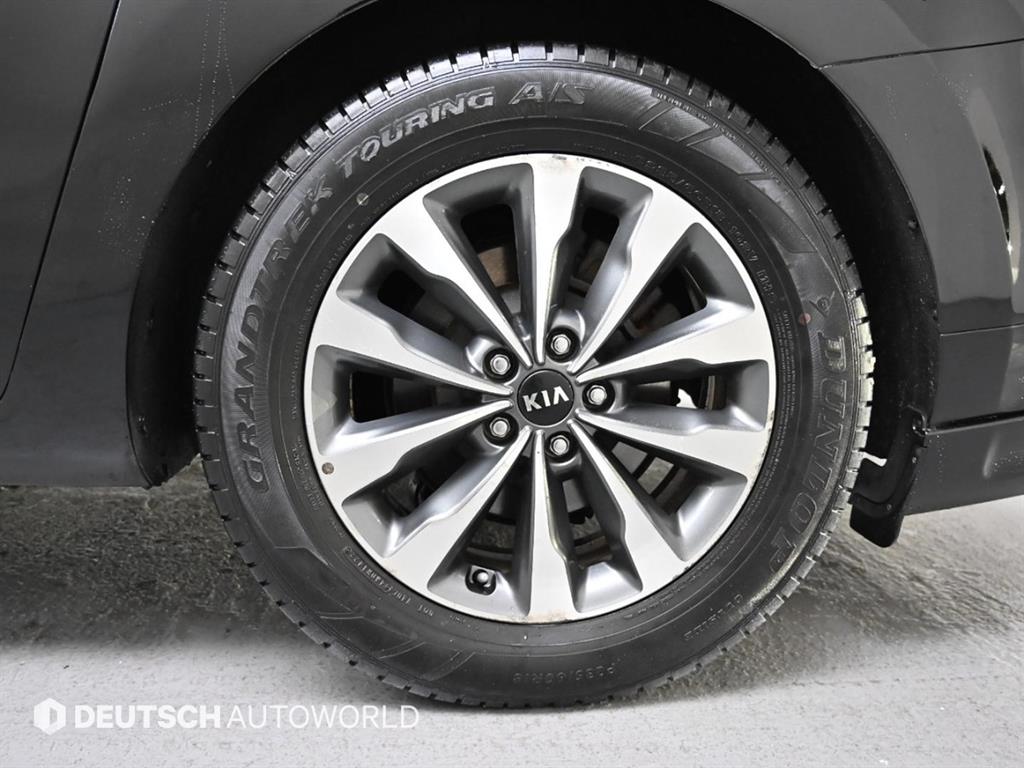 KIA Carnival - Vista 5