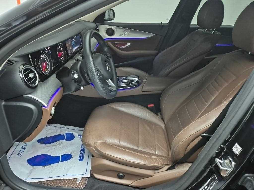 Mercedes Benz E class - Vista 11