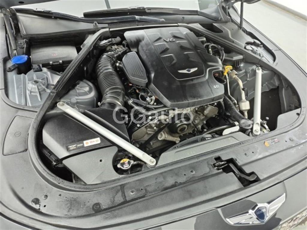 Genesis G90 - Vista 6