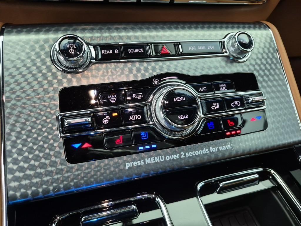 Lincoln Aviator - Vista 10