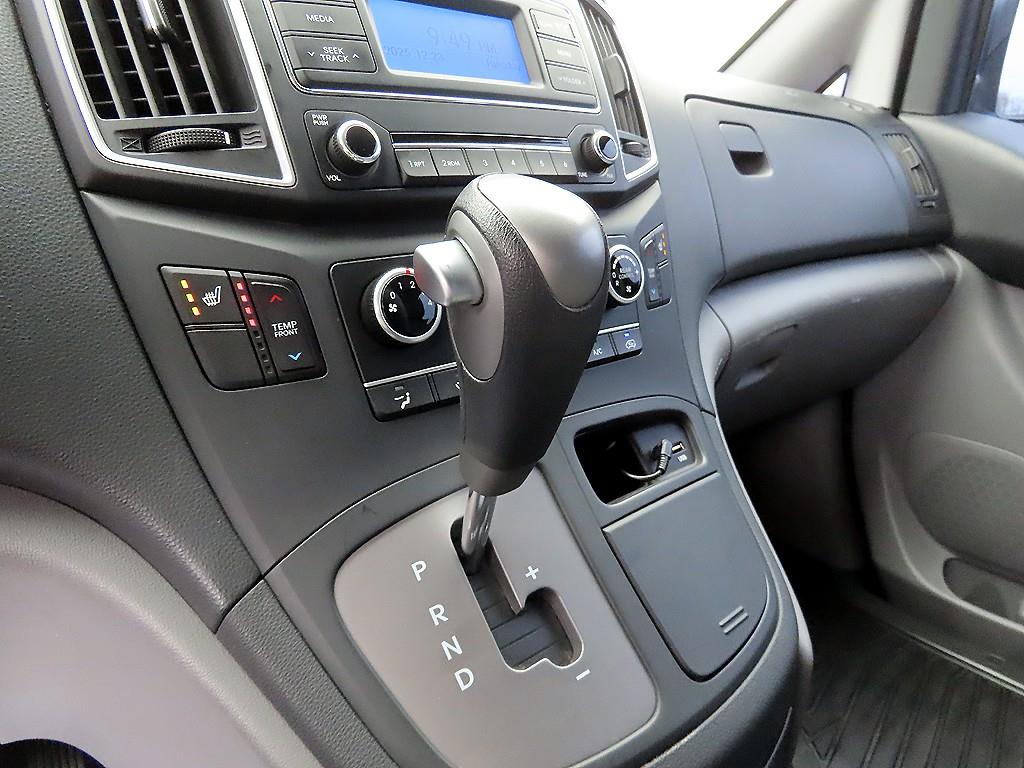 HYUNDAI Starex - Vista 12