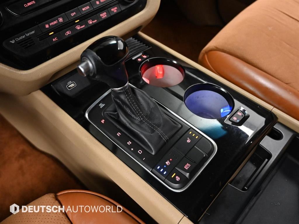 KIA Carnival - Vista 9