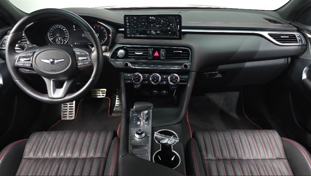 Genesis G70 - Vista 5