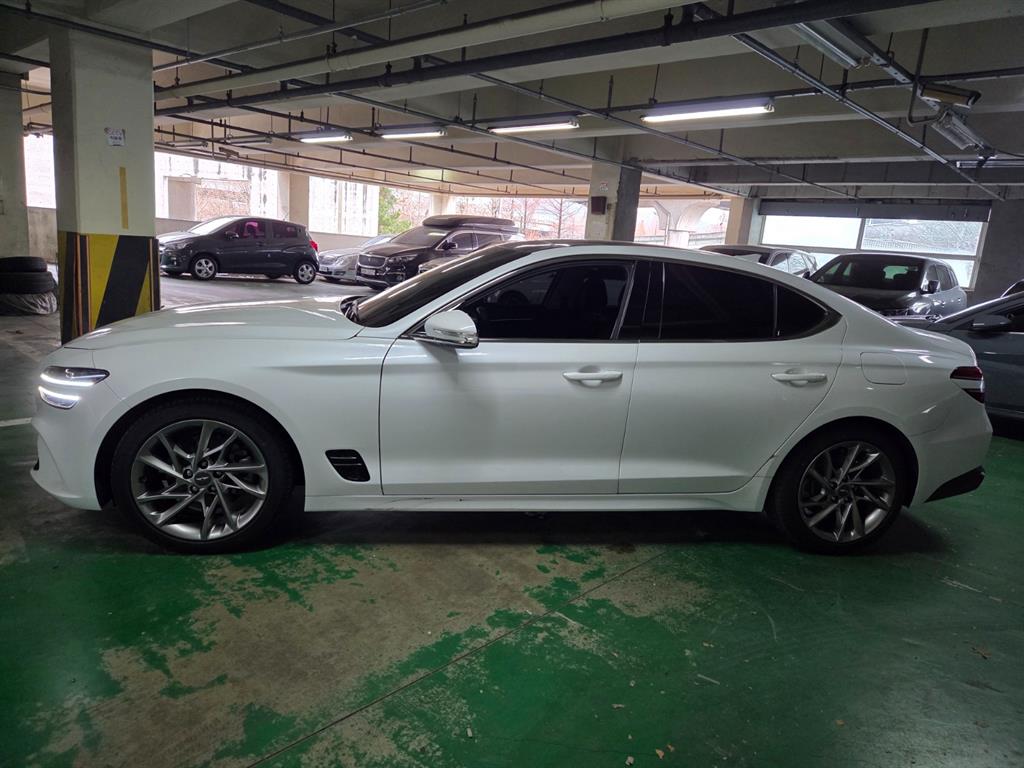 Genesis G70 - Vista 3