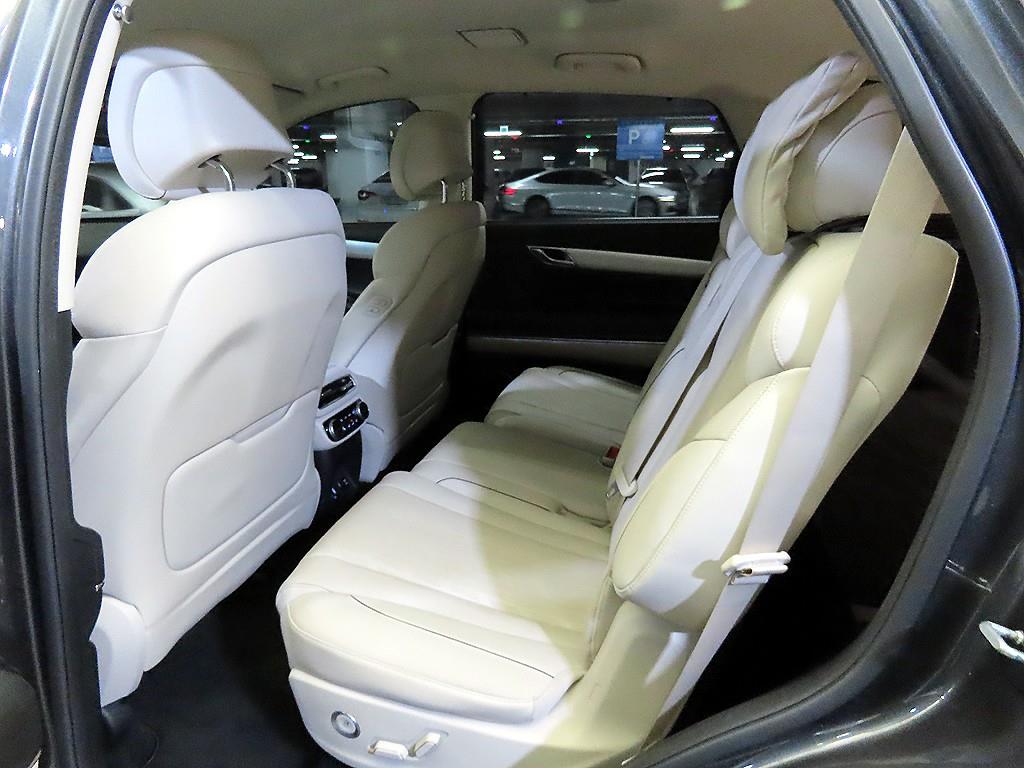 Genesis GV80 - Vista 7