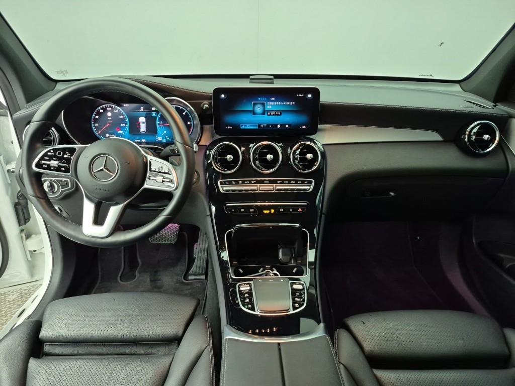 Mercedes Benz GLC Class - Vista 5