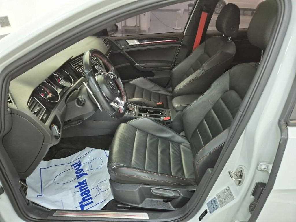 Volkswagen Golf - Vista 11