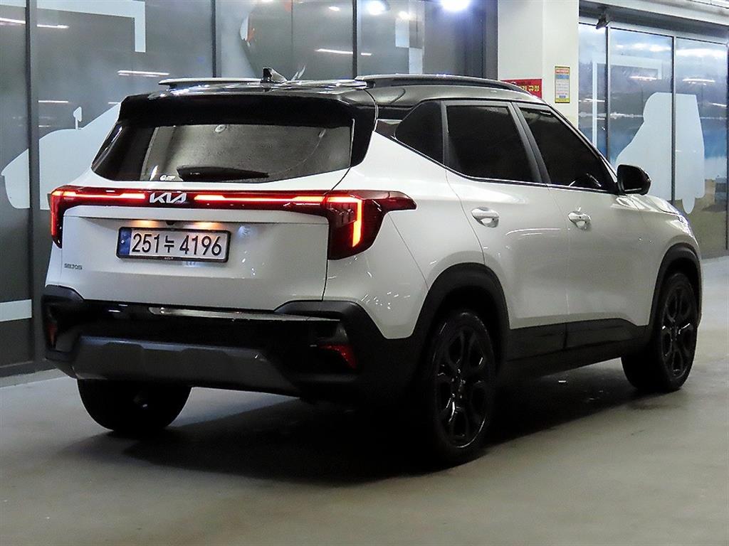 KIA Seltos - Vista 4