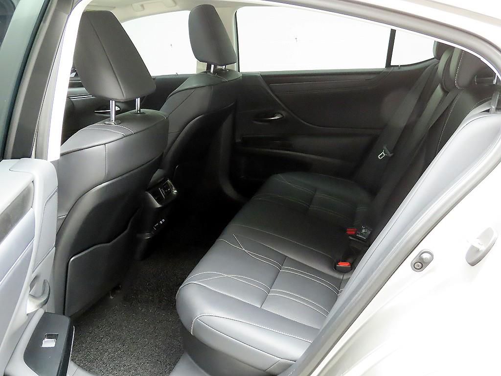 Lexus ES 2023 Gris - Importación desde Corea - HF Imports Iquique - Foto 15